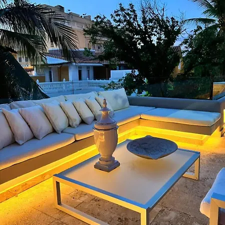 Casa Santiago Botero Lux By Seratta * Cartagena